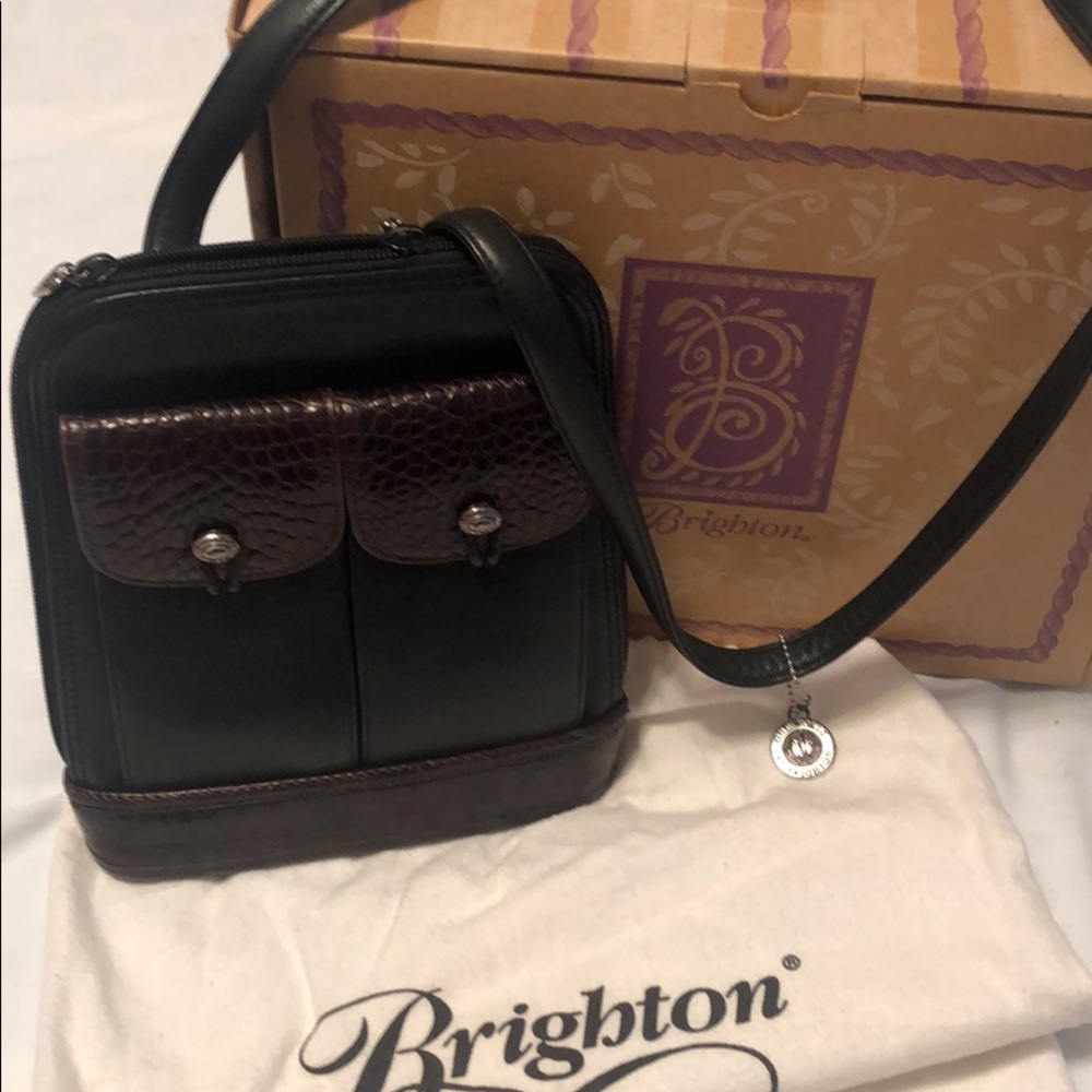 Like new all leather shoulder purse.